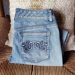 White House Black Market, blue jean capris, size 2